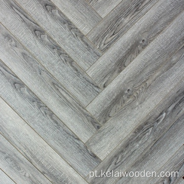piso de madeira projetada em parquete espinha de peixe chevron
